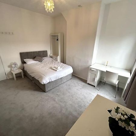 Perfect Home From Home In Stoke On Trent Etruria Bagian luar foto