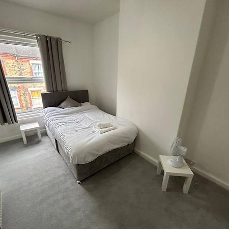Perfect Home From Home In Stoke On Trent Etruria Bagian luar foto